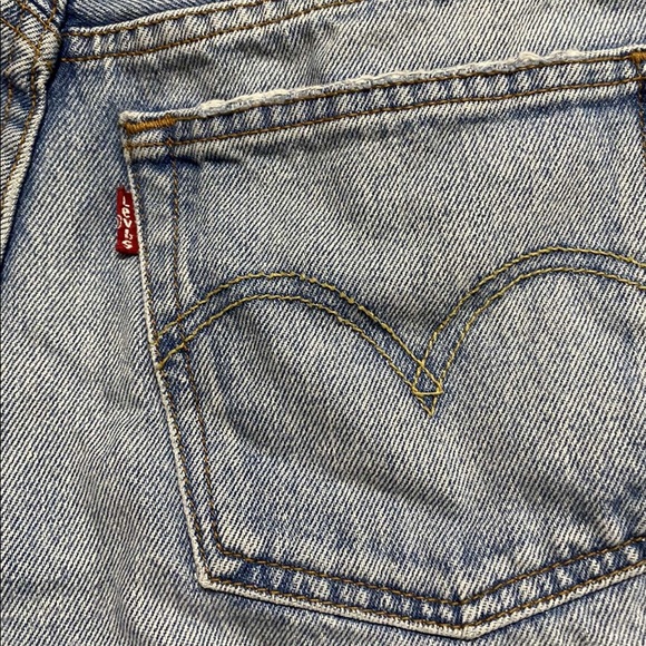 Levi’s 501 Light Wash Denim Shorts Women’s Size 26 - Picture 5 of 5
